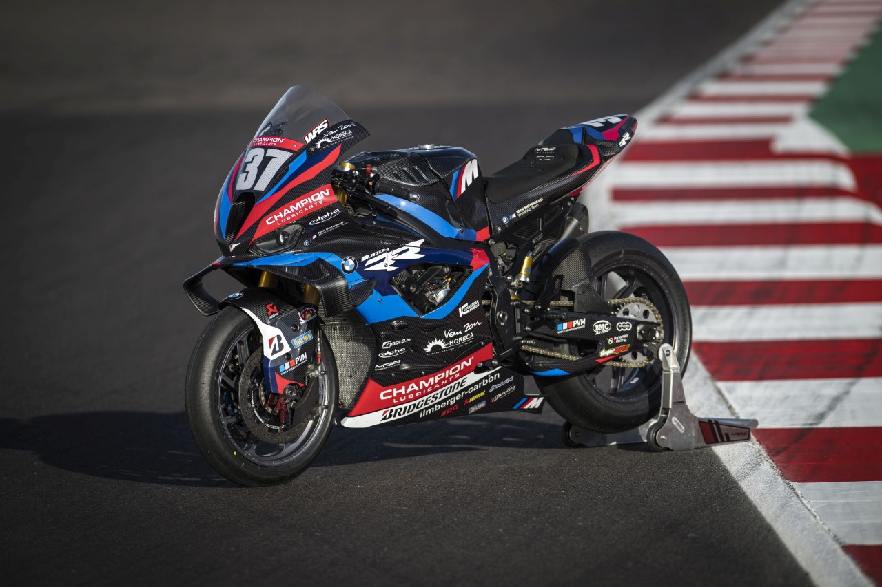 DueruoteTG #238 - Abbiamo guidato in pista la BMW che corre in SBK! 